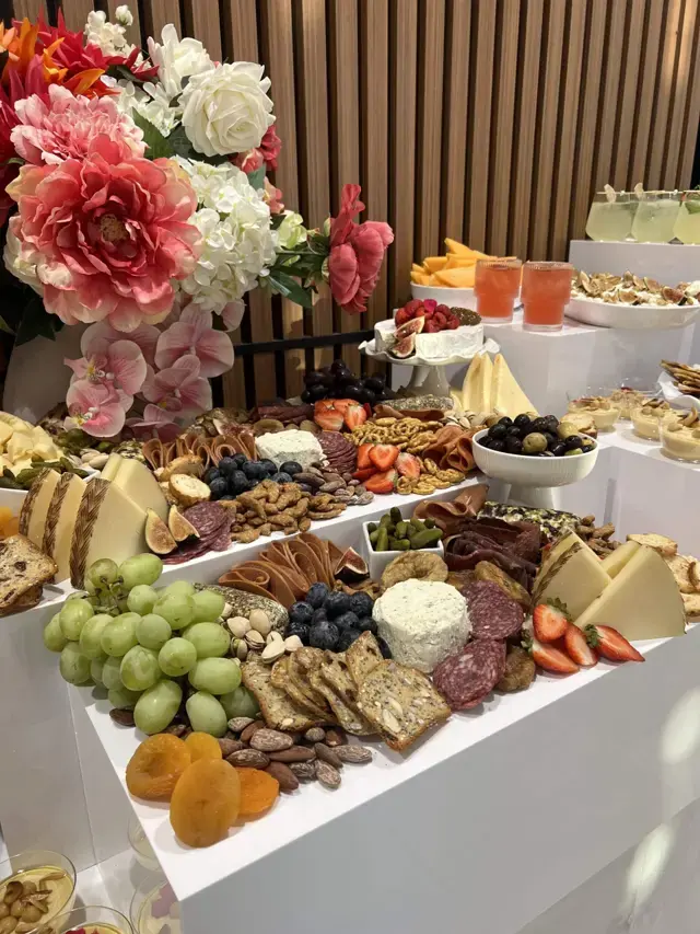 Lemon Mint MTL styled catering event table
